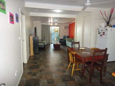 2 / 55 Helen, Cooktown