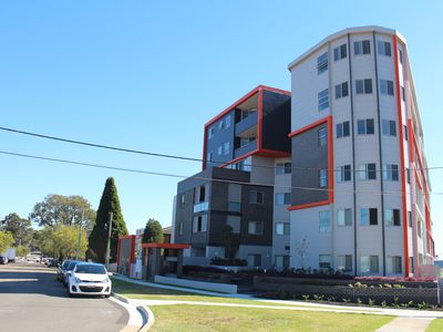 305 / 1  The Crescent, Yagoona