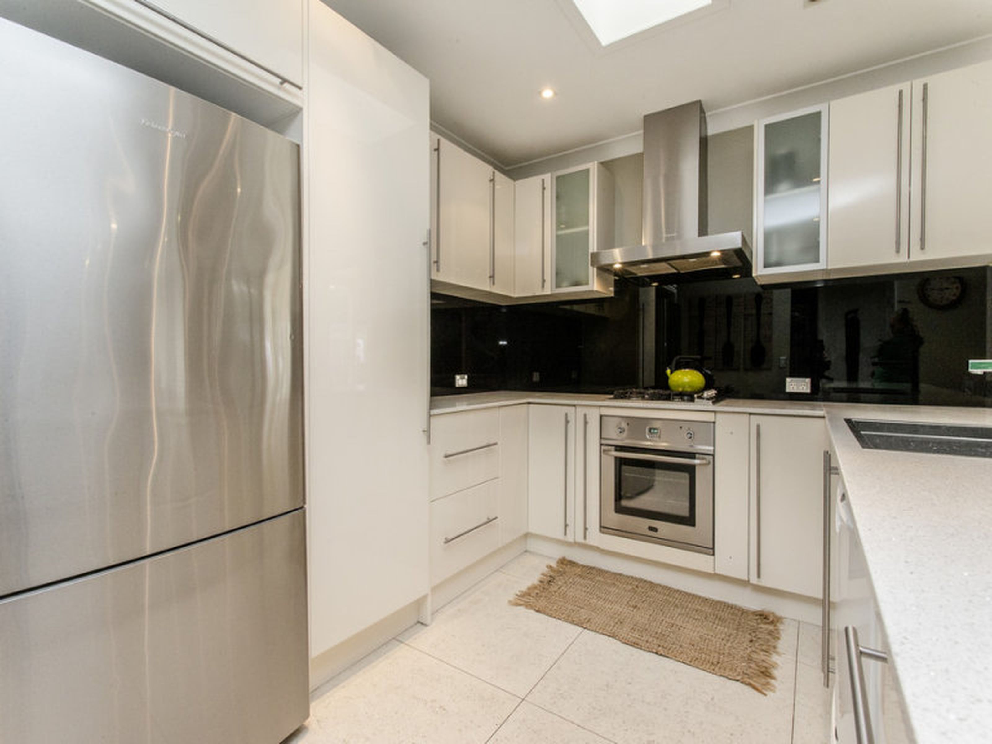 5 Woburn Place, GLENMORE PARK