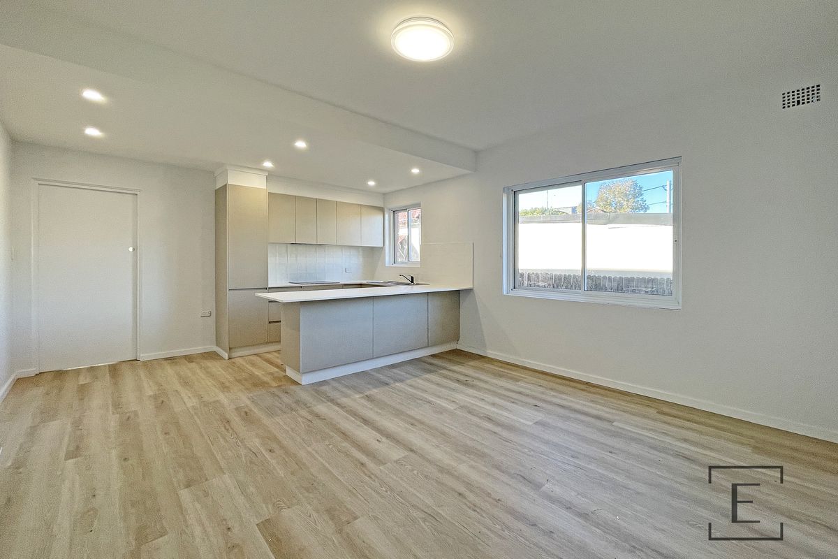 1 / 18 Hampden Road , Lakemba