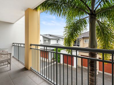 504 / 33 CLARK STREET, Biggera Waters
