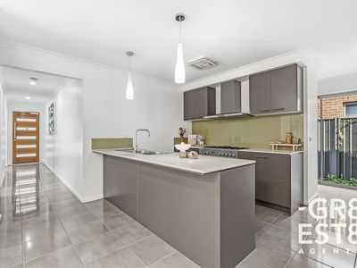 12 Newington drive, Cranbourne East