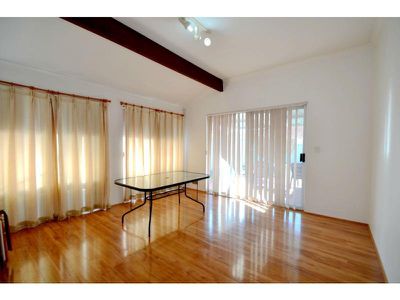 12 Oblate Retreat, Queens Park