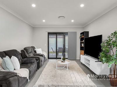 102 Bloomfield Esplanade, South Maclean