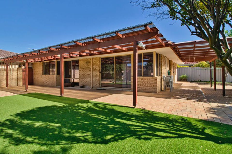 2 Freedman Way , Winthrop