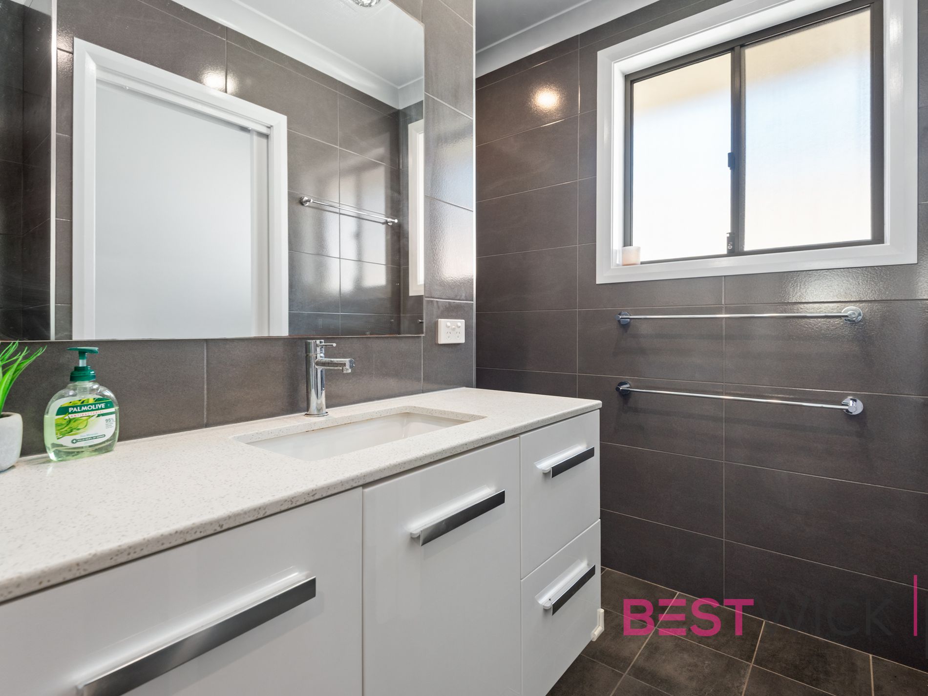 4 O'farrell Place, Kelso