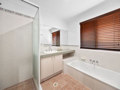 4 Georgia Close, Tingalpa
