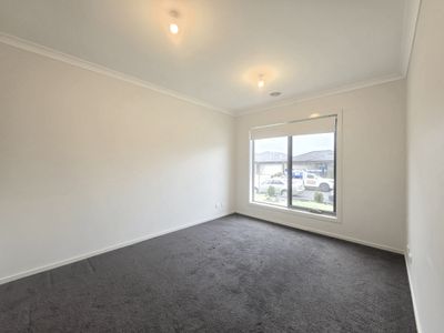 12 Henderson Drive, Tarneit