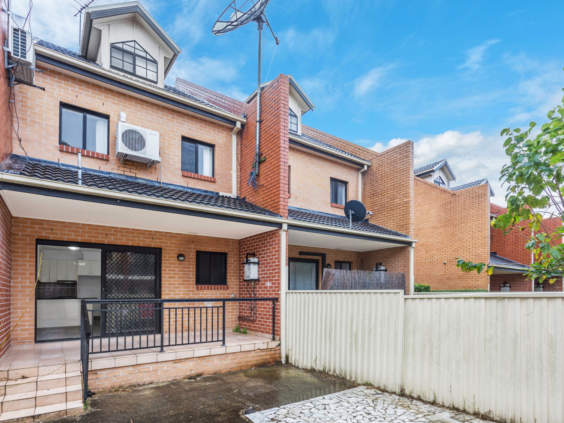 5 / 335-339 Blaxcell Street, South Granville