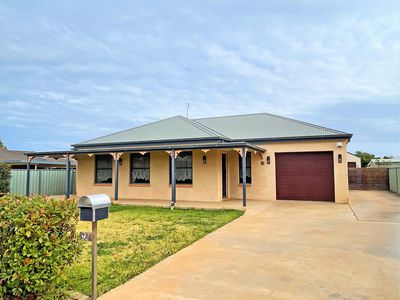 93 Sheraton Road, Dubbo