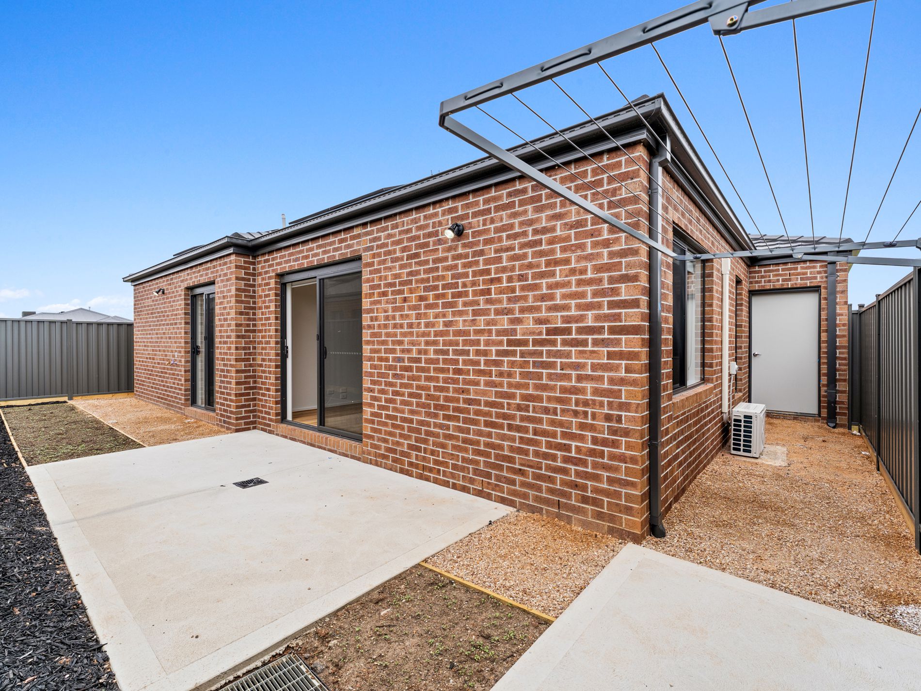 4 Portulaca Avenue, Manor Lakes