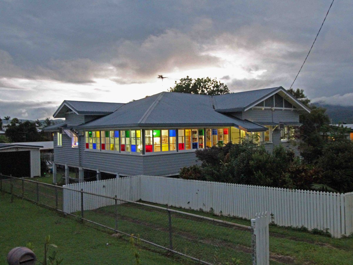 131 ROBERT STREET, Atherton