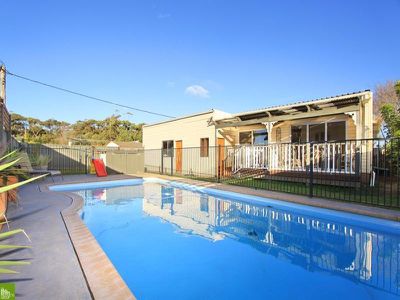 6 Banksia Ave, Windang