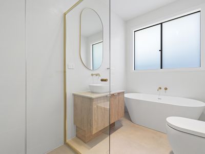 2C Auriel Way, Valley View