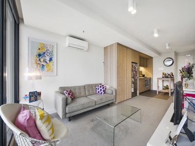 712 / 50 Claremont Street, South Yarra