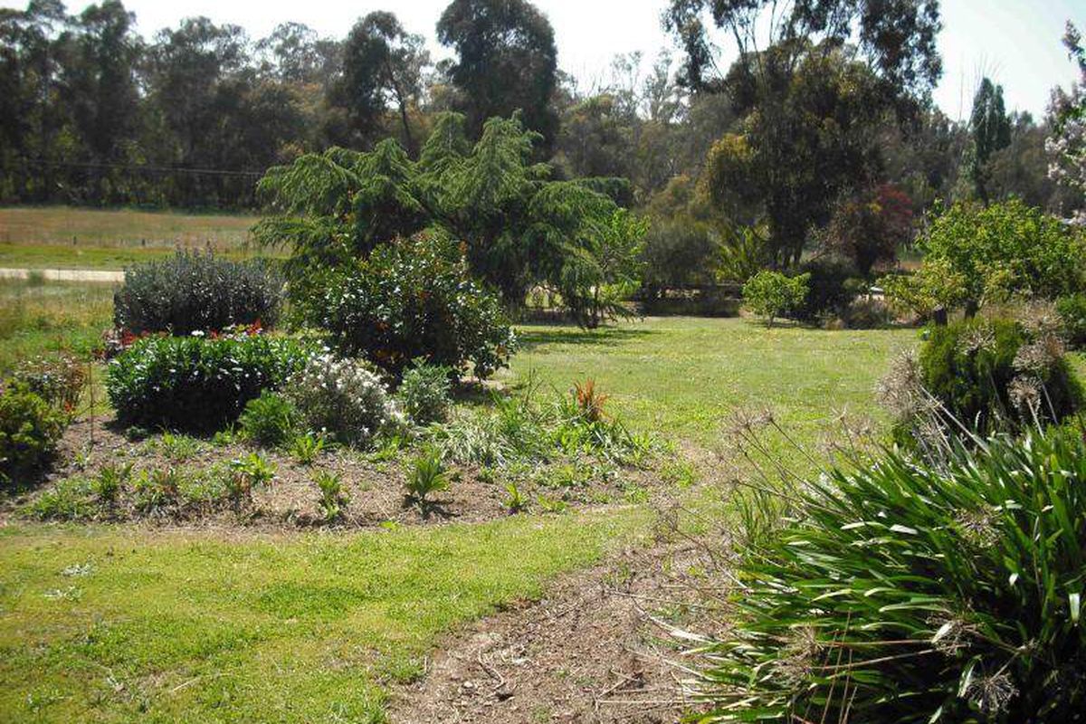 6 Hughes Street, Avenel