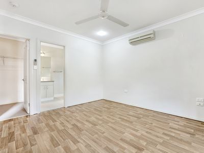 4 Lyndon Close, Bentley Park