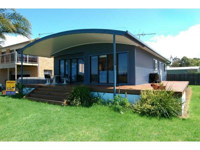 42 Lakeside Drive, Eden