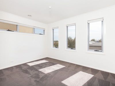 2 / 49 Hope Way, Tarneit