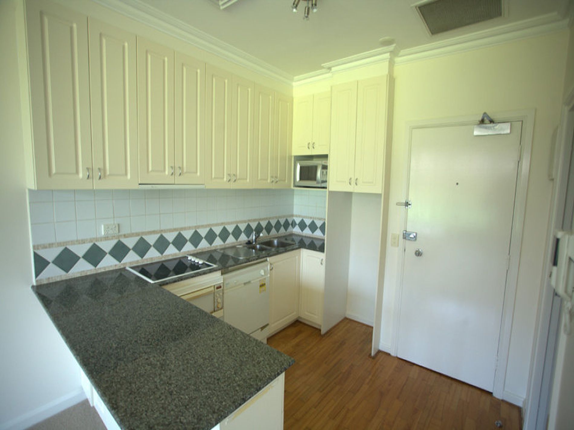 804 / 20-40 Sir John Young Crescent, Woolloomooloo