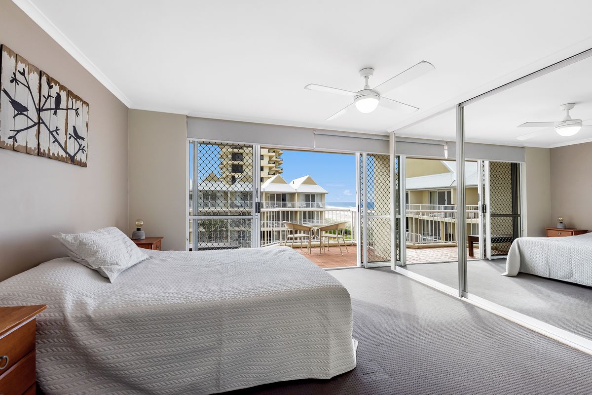 27 / 329 Golden Four Drive, Tugun