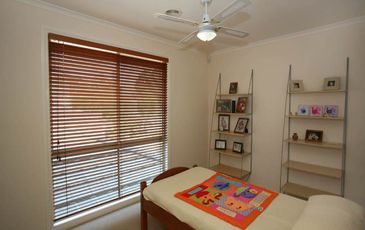 2 / 26 Cara Crescent, Berwick