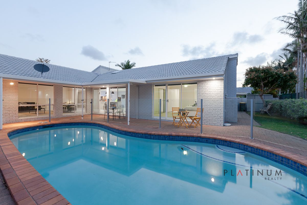 141 Santa Cruz Boulevard, Clear Island Waters