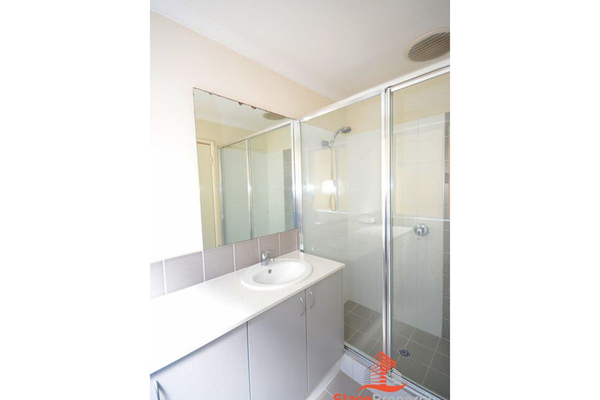 2 / 8 Classic Rise, Pearsall