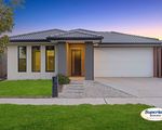 32 Chromite Circuit, Weir Views