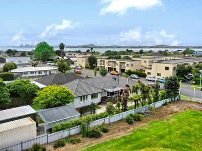 14 Harbour View Road, Te Atatu Peninsula