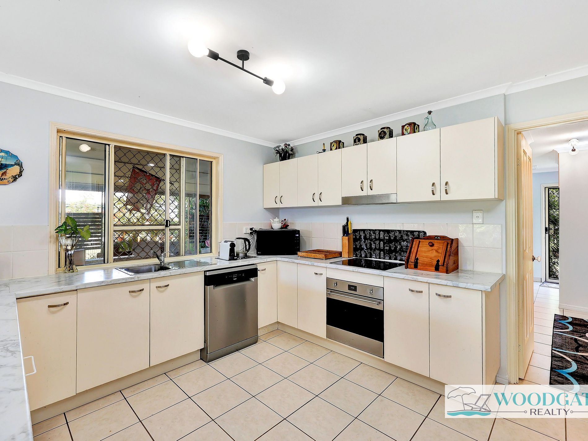 10 LORIKEET AVENUE, Woodgate