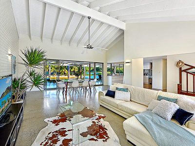 28 Bight Court, Mermaid Waters