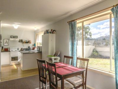 8251 Channel Highway, Cradoc