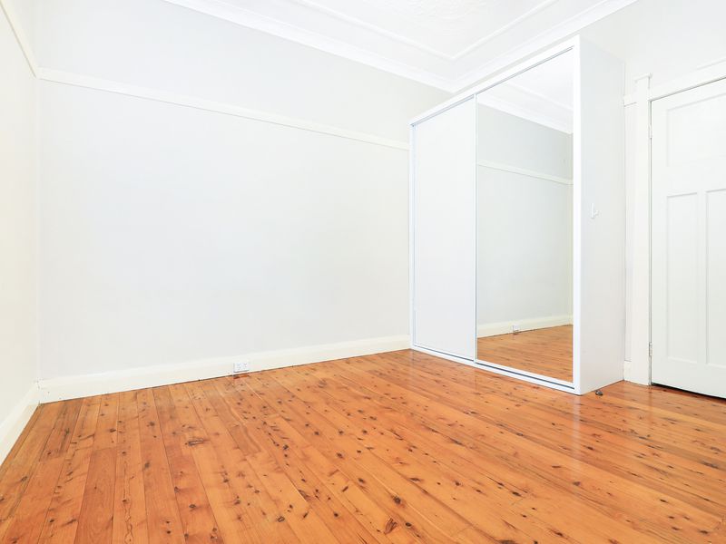 54 Gladstone Avenue, Wollongong