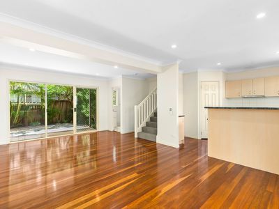 2 / 2 Queens Road, Taringa