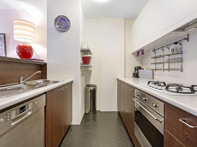 6 Crescent Street  , Redfern