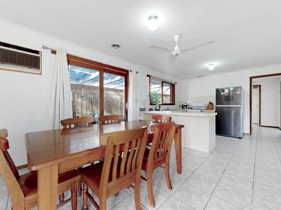 8 Geraldine Drive, Hampton Park