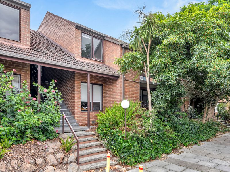 4 / 18 Raleigh Street, Essendon