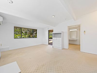 2030  Roghan Road, Bridgeman Downs