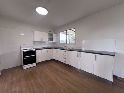 7 Twelfth Avenue, Atherton