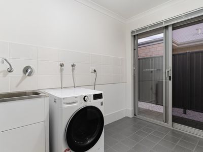 11 AUBURN WAY, Baldivis