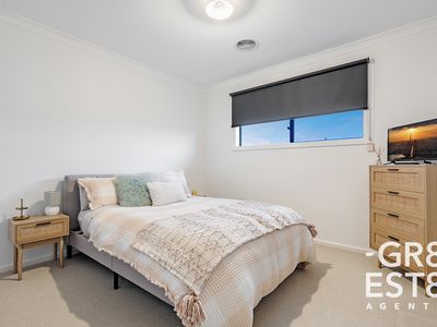 91 Aquatic Drive, Cranbourne West