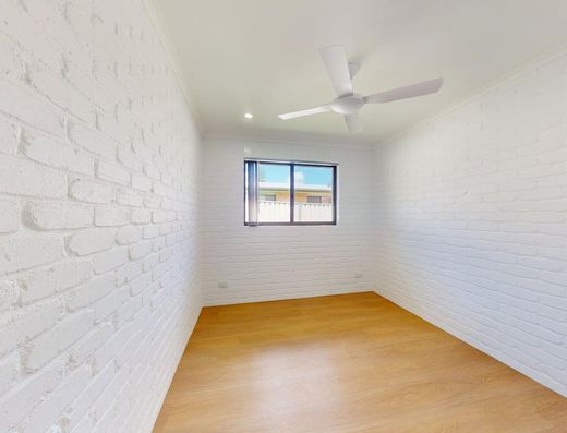 Newly renovated, Great Location image 6