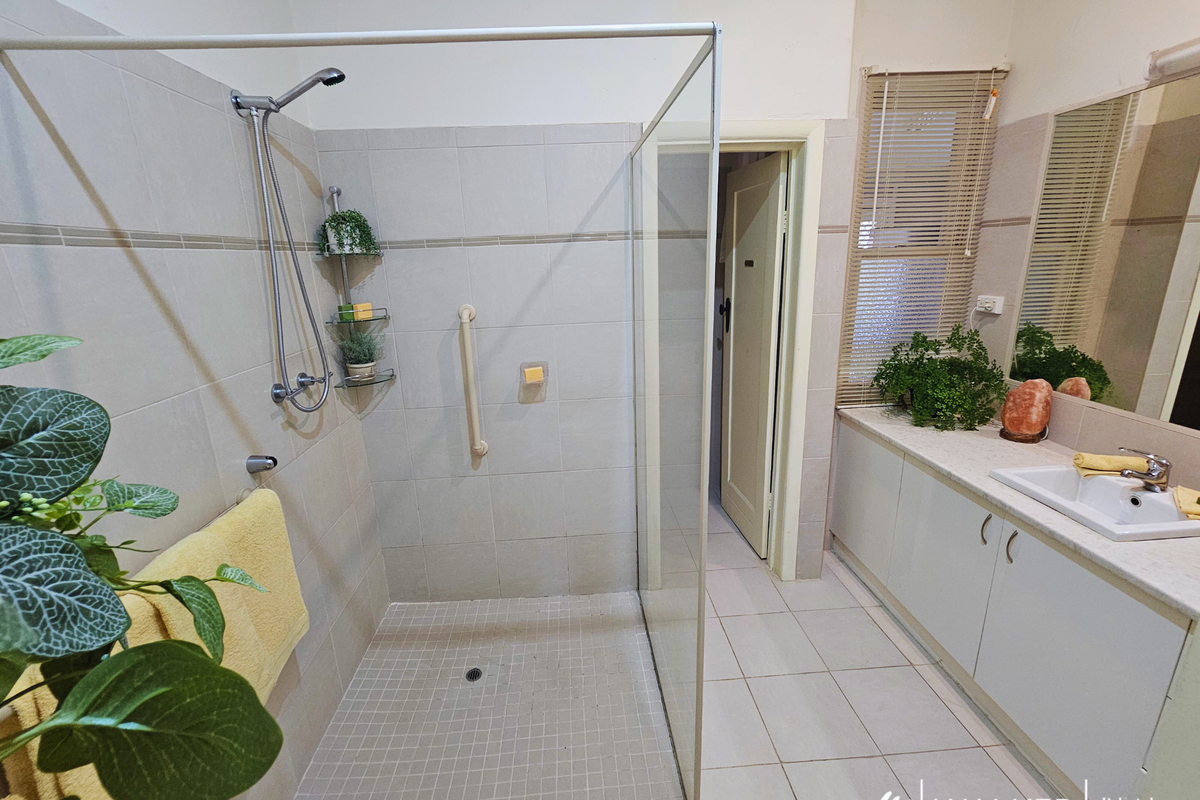 16 Saunders Street, Kyabram