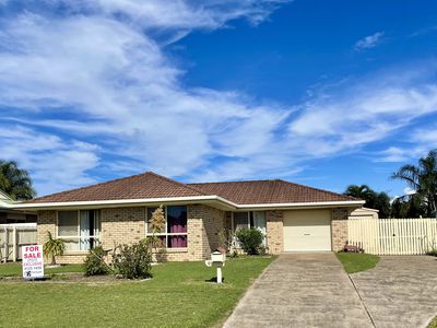 9 Vicki Parade, Torquay