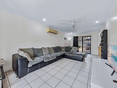 18 / 16 Beach Road, Cannonvale