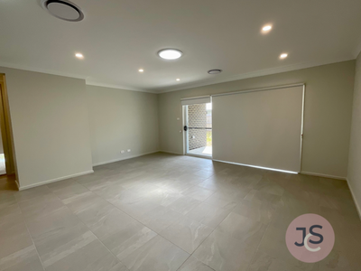 31 Arklow Cresent, Chisholm