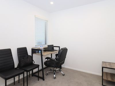 10 Serpent Road, Flat Bush
