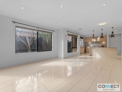 9 Stoneleigh Road, Cranbourne North