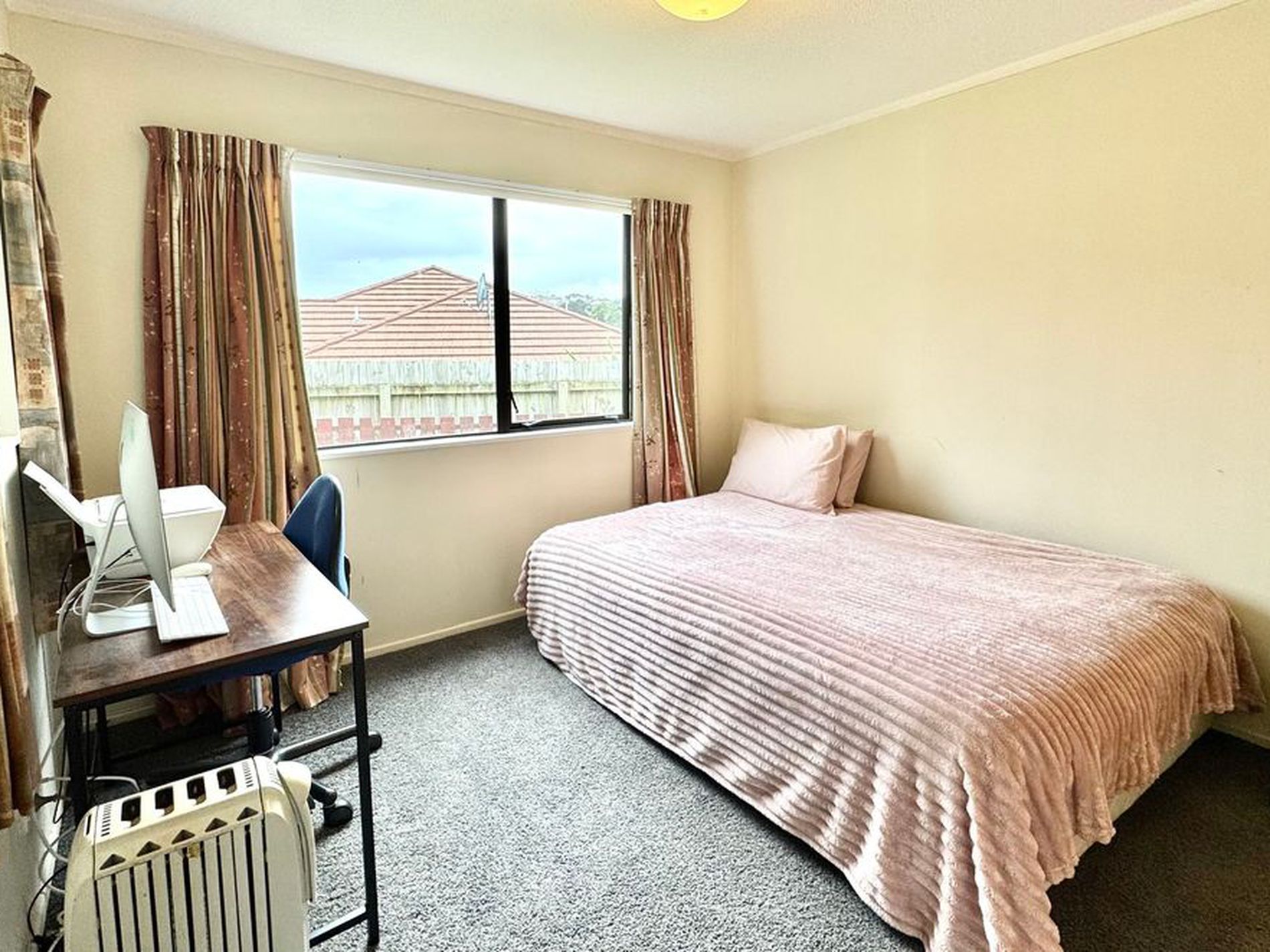 27 a Shackle Lane, Whitby
